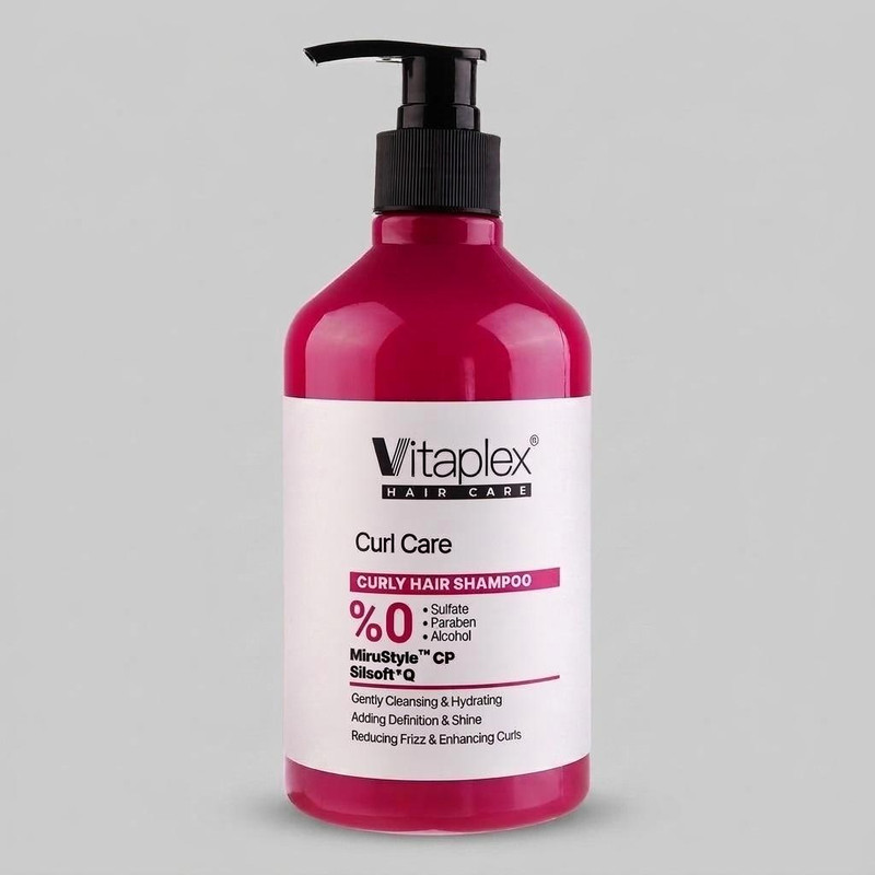 شامپو مو فر ویتاپلکس مدل Curl Care حجم 500 میلیلیتر، تقویتکننده، مرطوبکننده، لطافتبخش، کنترل چربی و جلوگیری از وز شدن مو، مناسب پوست سر معمولی، دارای گلیسیرین