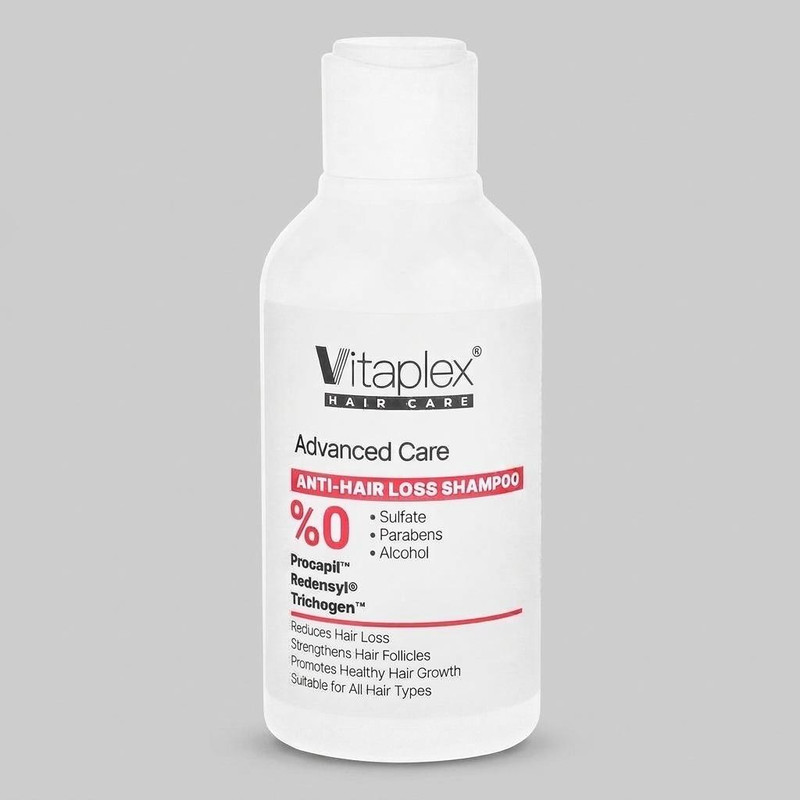 شامپو تقویت‌کننده و ضد ریزش مو ویتاپلکس مدل Advanced Care مناسب موهای کم‌حجم و نازک حجم 250 میلی‌لیتر، فاقد سولفات، پارابن و الکل، با فرمولاسیون پیشرفته و ترکیبات مؤثر برای افزایش استحکام و رشد مو