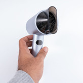 سشوار دی اس پی مدل 30414 با موتور قدرتمند DC385 و توان 1600 وات، دارای صفحه نمایش دیجیتال، سه حالت دمایی، سری متمرکز کننده و کابل 1.8 متری، مناسب استفاده خانگی و نیمه حرفهای