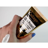 کرم ضد آفتاب بدون رنگ کلاژن، 60 SPF، مدل Ultra Protect، مناسب انواع پوست و حجم 130 میلیلیتر، محافظت کننده در برابر اشعه UVA و UVB، ضد آب، +++ PA، نرم کننده، روشن کننده پوست، مات کننده، با ماندگاری 2 ساعته